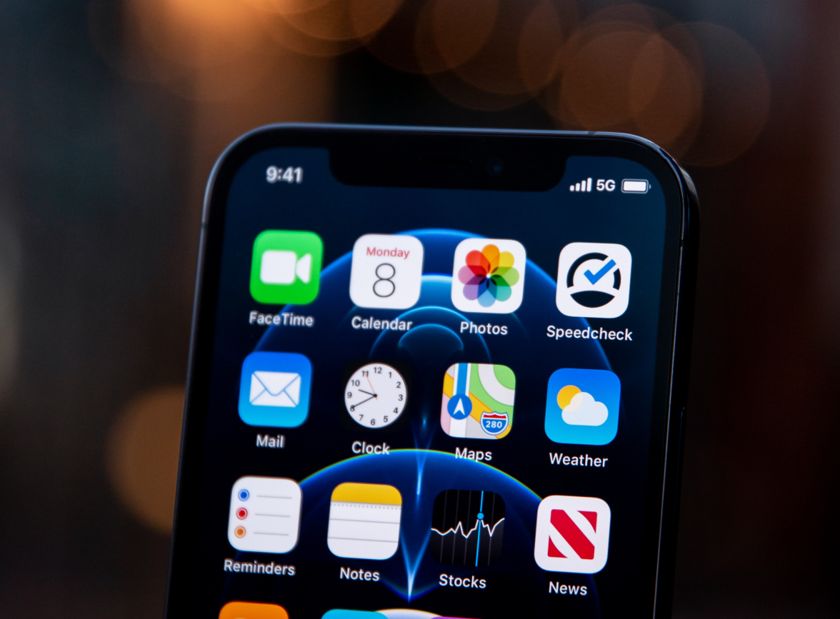 榕城苹果手机维修分享为什么 iPhone 12 在冬季会自动关机 